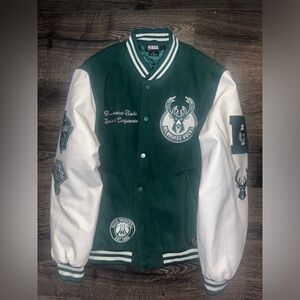 Milwaukee Bucks Bomber Jacket Size Large